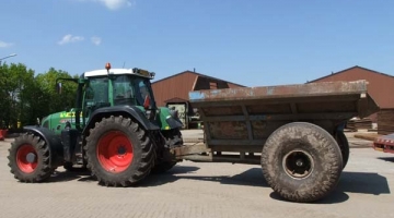 Trekker met dumper (8 m3)